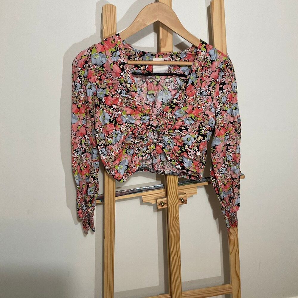 SO brand,Women’s Long sleeve, multicolored top keyhole tie in front, size medium